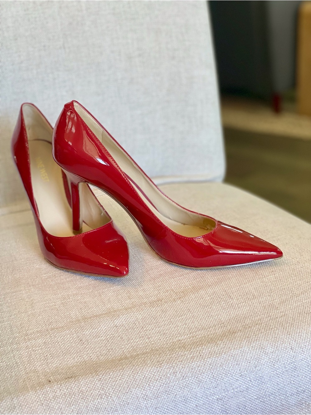 Like new Red Patent Leather Pointed-Toe Pumps